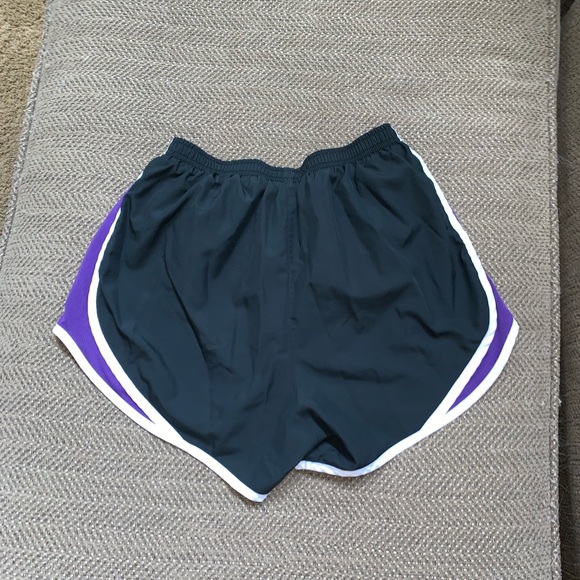 Nike shorts - Picture 2 of 3
